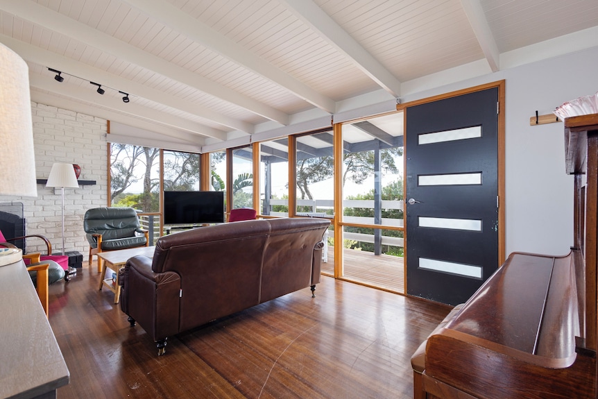 Treetop Views: 3 Br, 1 Ba House In Rye, Sleeps 8 - Rye