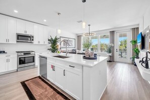 Fridge, microwave, oven, stovetop - The Grove Holly 125 - 1 Bedroom - Lazy River - Seascape Resort (Miramar Beach)