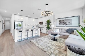 TV - The Grove Holly 125 - 1 Bedroom - Lazy River - Seascape Resort (Miramar Beach)