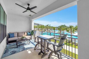 Outdoor dining - The Grove Holly 125 - 1 Bedroom - Lazy River - Seascape Resort (Miramar Beach)