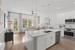 Fridge, microwave, oven, stovetop - The Grove Holly 113 - 1 Bedroom - Lazy River - Seascape Resort (Miramar Beach)