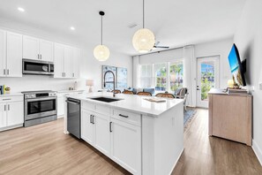 Fridge, microwave, oven, stovetop - The Grove Holly 115 - 1 Bedroom - Lazy River - Seascape Resort (Miramar Beach)