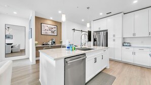 Coffee/tea maker, fridge, microwave, oven - Another Day in Paradise - Holly 127 (Miramar Beach)