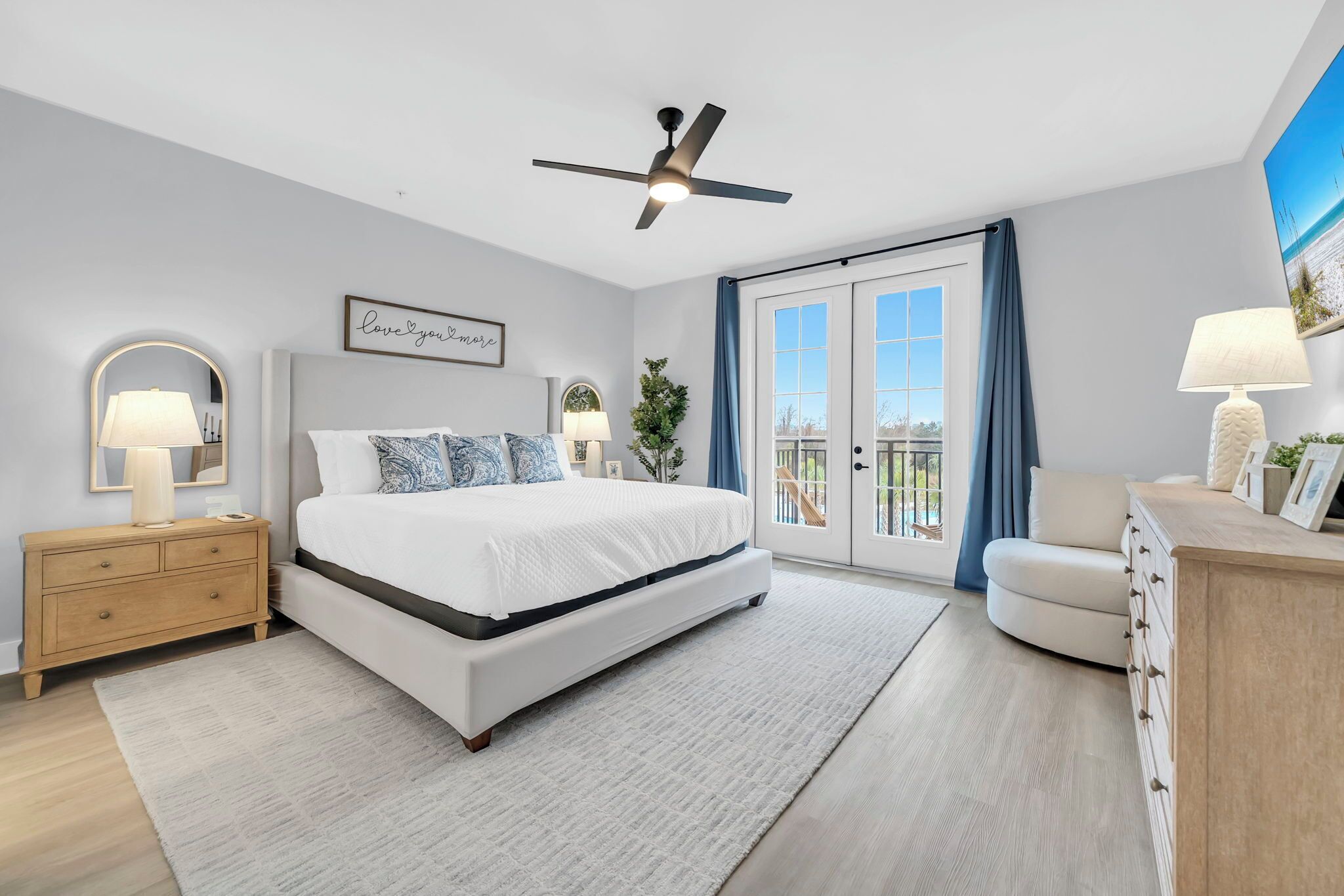 Fer et planche à repasser, Wi-Fi gratuit, draps fournis