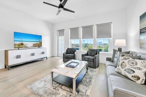 TV - The Grove Holly 143 - 1 Bedroom - Lazy River - Seascape Resort (Miramar Beach)