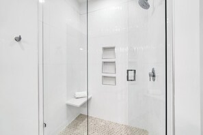 Shower, towels - The Grove Juniper 237 - 1 Bedroom - Lazy River - Seascape Resort (Miramar Beach)