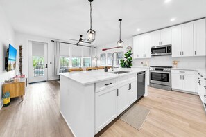 Fridge, microwave, oven, stovetop - The Grove Holly 126- 1 Bedroom - Lazy River - Seascape Resort (Miramar Beach)