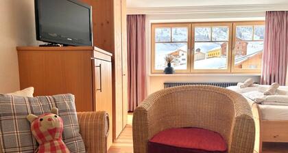 Haus Wallis - Family Room Hex-Hex - Ski-In and Out at Ski Arlberg