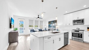 Coffee/tea maker, fridge, microwave, oven - The Grove Holly 123 - 1 Bedroom - Lazy River - Seascape Resort (Miramar Beach)