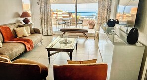 Living area - Dream and serenity (Tanneron)