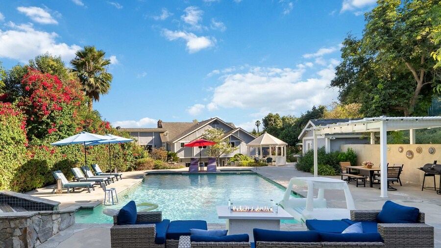 Luxury LA Garden Estate Private Pool Hottub Tennis