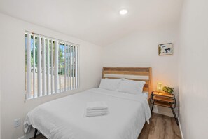 House | 3 bedrooms, Internet - Foothills LA Hideaway Patio Lounge Work-friendly (Glendora)