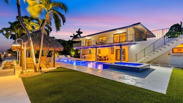 House, Accessible | 4 bedrooms, desk, Internet