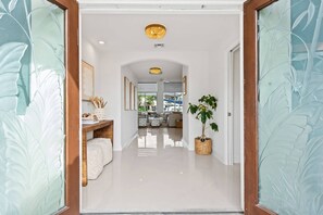 House | 4 bedrooms - Waterfront Oasis Heated Pool Game Room Gym (Deerfield Beach)