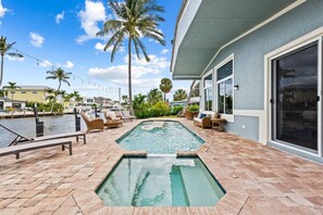 4 bedrooms - Waterfront Oasis Heated Pool Game Room Gym (Deerfield Beach)