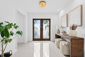 House | 4 bedrooms - Waterfront Oasis Heated Pool Game Room Gym (Deerfield Beach)