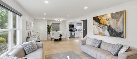 House, 3 Bedrooms | Living area | Smart TV