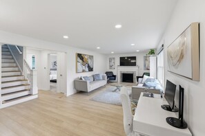 Maison, 3 chambres | Aire de séjour | Téléviseur connecté