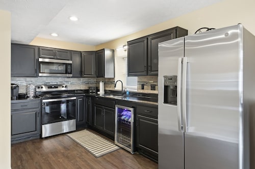 Spacious 2br Home North of Downtown Cincinnati 2 Bedroom Home