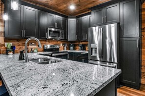 เคบิน, 3 ห้องนอน | ครัวส่วนตัว | ตู้เย็น, เตาอบ, เครื่องชงกาแฟ/ชา, เตาปิ้งขนมปัง