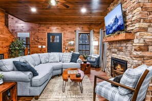 Cabin, 3 Bedrooms | Living area - Pearl's Mountain Retreat 3 Bedroom Cabin (Sevierville)