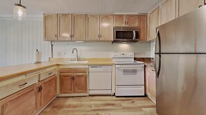 Condo, 2 Bedrooms | Private kitchen | Fridge, oven, coffee/tea maker, toaster - Slopeside Condo with Tree View (Mammoth Lakes)