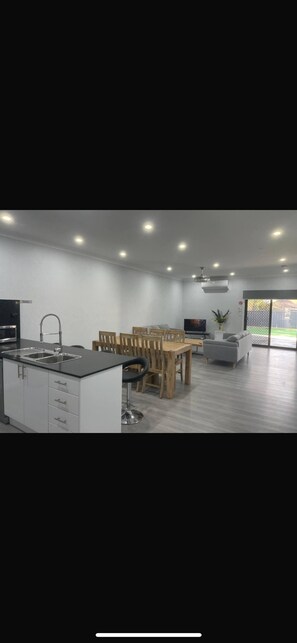 Casa, varias habitaciones, con acceso para personas discapacitadas | Interior