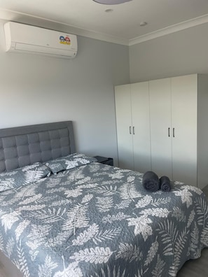 House, Multiple Bedrooms, Accessible | 11 bedrooms - Quiet Spacious Family House (Sydney)