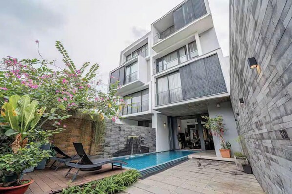 Villa Grand, 5 camere da letto, accesso al Club Lounge, vista giardino | Biancheria in cotone egiziano, biancheria da letto di alta qualità