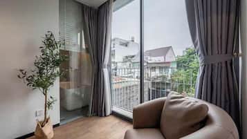 Presidentiële villa, 6 slaapkamers, toegang tot de clublounge, uitzicht op tuin | Kameruitzicht