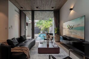 Presidential Villa, 6 Bedrooms, Club Lounge Access, Garden View | Egyptian cotton sheets, premium bedding, down comforters - Bluesky D'Edge Thao Dien Luxury Vacation (An Khanh)
