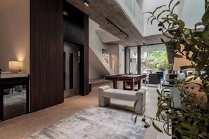 Presidentiële villa, 6 slaapkamers, toegang tot de clublounge, uitzicht op tuin | Lakens van Egyptisch katoen, luxe beddengoed, donsdekens