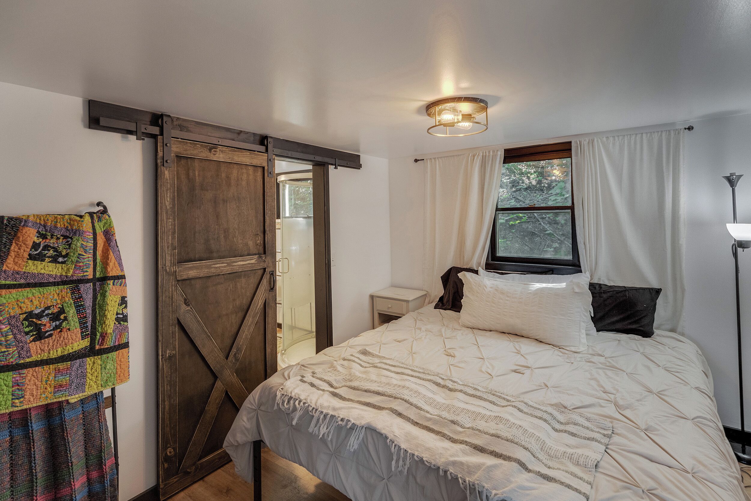 2 bedrooms, bed sheets