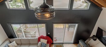 Shamineau Shores Cabin: Modern Lakefront Retreat for Families, near Brainerd.