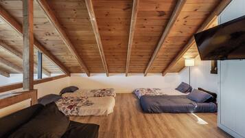 2 bedrooms, bed sheets