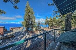 Property grounds - Heavenly Lakeview - Modern Tahoe Escape (South Lake Tahoe)