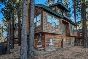 Exterior - Heavenly Lakeview - Modern Tahoe Escape (South Lake Tahoe)