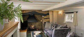 Lovely 5BD Home with Cinema & Games Room