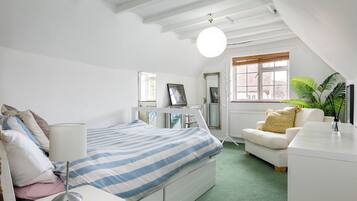 Iron/ironing board, free WiFi