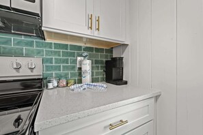 Fridge, microwave, oven, stovetop - Sunny 1BR Bungalow Near the Beach*Palm Court (#16) (North Myrtle Beach)