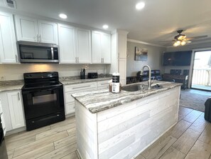 Fridge, microwave, stovetop, cookware/dishes/utensils - New! Steps to the Beach | Clean 2BR | Walk to Beach (Gulf Shores)