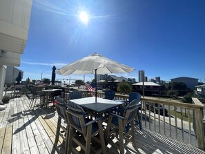 Outdoor dining - New! Steps to the Beach | Clean 2BR | Walk to Beach (Gulf Shores)