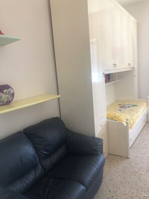 2 bedrooms, iron/ironing board, bed sheets - House by the sea (Lido Chiatona-Stazione di Palagiano)