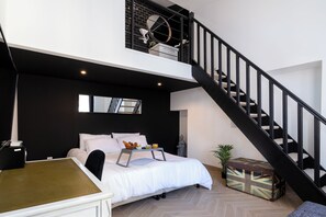 3 bedrooms, in-room safe, desk, iron/ironing board