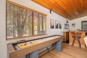 Games room - The Play Pen- Hot Tub/ Sleeps 15 (Arnold)