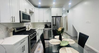 Your Dyker Heights - Escape Quiet & Beautiful Stay in Brooklyn