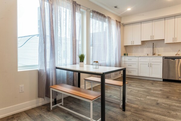 تناول الطعام