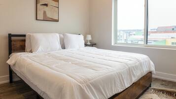 2 bedrooms, desk, iron/ironing board, free WiFi