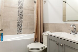 Hårføner og håndklær