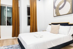 2 soverom, skrivebord, strykejern/-brett og wi-fi (inkludert)